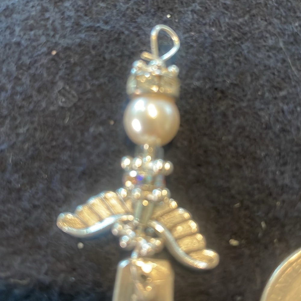 Handmade ornate silver angel pendant/ornament. - Picture 2 of 4